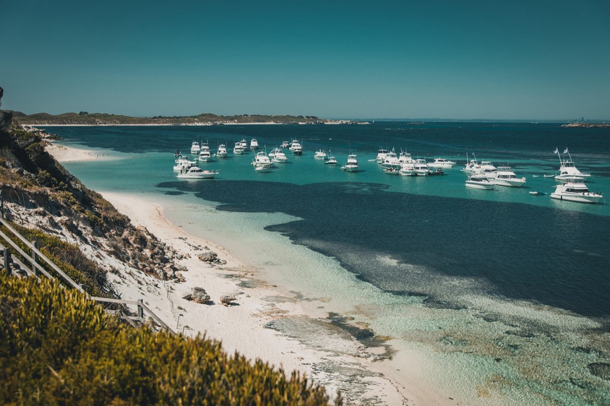 playa privada con agua turquesa y arena blanca en mauritius noreste