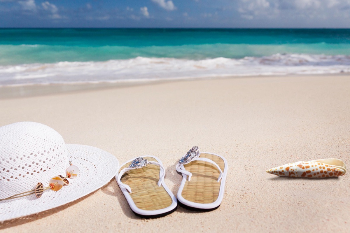 Whitesandstrand mit blauem Wasser