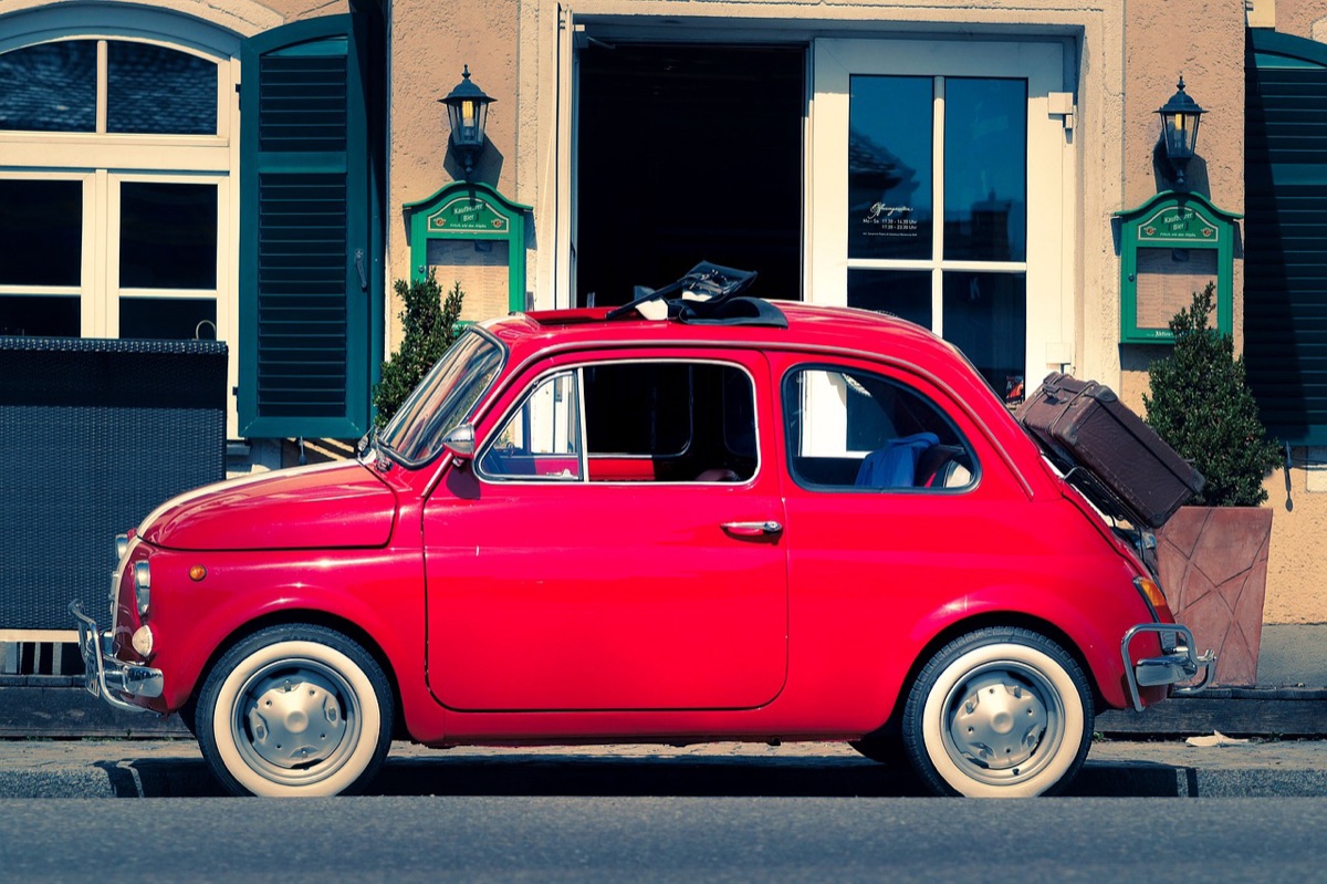 Voiture de location avec valise