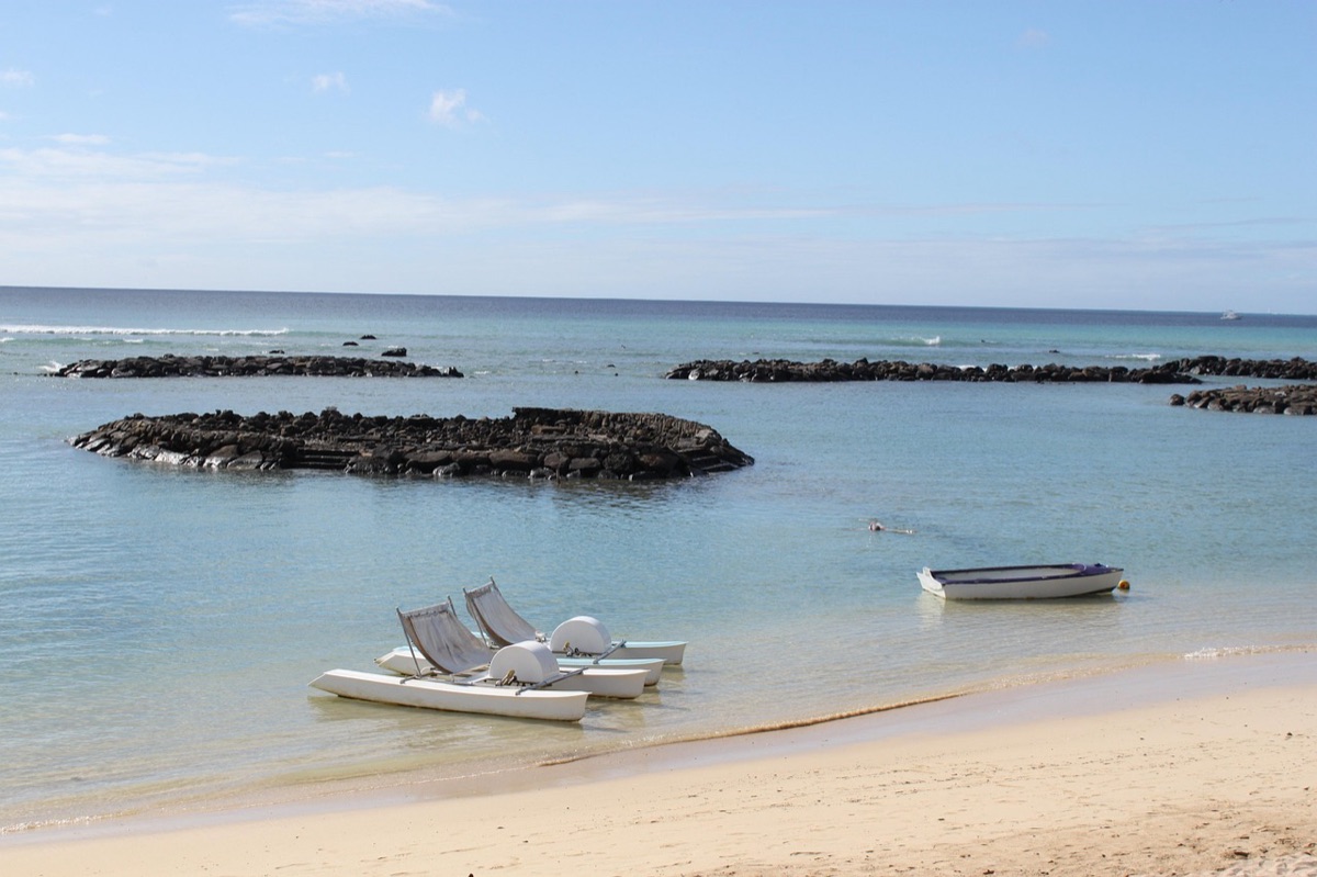 lever du soleil sur une plage mauritius